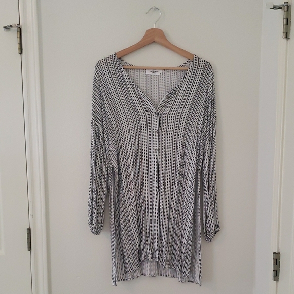 Black and White Striped Blouse - Picture 1 of 8